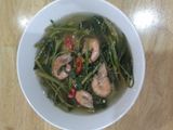 Canh chua rau muong nau tep