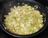 Foto del paso 1 de la receta: Tortilla de puerros