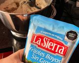 Foto del paso 2 de la receta: Tamalito de frijol con queso de cincho