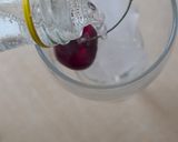 Foto del paso 3 de la receta: Agua en 3 estados 💦 porque brindar con agua no trae mala suerte 🍀 ¡actualizarse, gente! 🥂