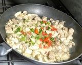 Foto del paso 4 de la receta: Salteado de pollo, espárragos, champiñones y panceta