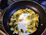 Repollitos de bruselas a la crema de ajillo con pastas