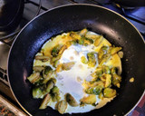 Foto del paso 2 de la receta: Repollitos de bruselas a la crema de ajillo con pastas