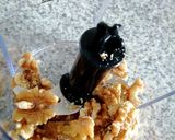 Foto del paso 1 de la receta: Trufas de nuez y coco sin gluten 🥥