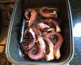 Foto del paso 3 de la receta: Pulpo Español con papas y dorado a la plancha
