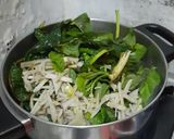 Foto langkah ke 2 dari resep Sayur bobor rebung & bayam.