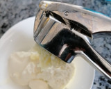 Foto del paso 2 de la receta: Tosta de anchoas y requesón