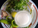 લીલા લસણ મરચા ની ચટણી (Green Garlic Marcha Chutney Recipe In Gujarati)