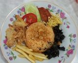 Foto langkah ke 5 dari resep Nasi Tomat Vegetarian.