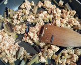 Foto del paso 5 de la receta: Empanada de cebolla caramelizada, tofu y queso de cabra