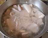 Foto del paso 2 de la receta: Carne de puerco con verdolagas en salsa combinada
