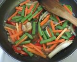 Foto langkah ke 3 dari resep Udang Sayuran Saus Tiram.