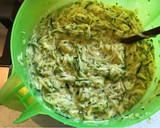 Foto del paso 3 de la receta: Budín de zapallitos italianos
