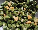 A picture of step 3 of Bhindi Aloo - special side dish for Chapati.