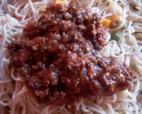 A picture of step 4 of Macaroni bolognais with coleslaw.