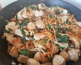 Foto del paso 2 de la receta: Cuscús con pollo, verduras y soja