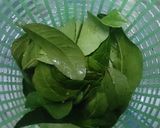 Hình bước làm 2 của món GÀ LUỘC LÁ CHANH