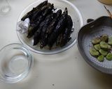 A picture of step 3 of Grilled broad beans(Fava beans).