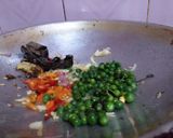 Foto langkah ke 2 dari resep Tumis Oncom Leunca.