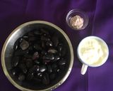A picture of step 1 of Black Currant Lassi.