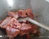 A picture of step 2 of Pepper chicken.