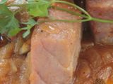 Atún encebollado