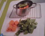 Foto del paso 1 de la receta: Flanes de verdura en forma de flor
