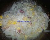 Foto langkah ke 4 dari resep Kwetiau Goreng Cumi Pedas.