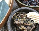 Foto del paso 6 de la receta: Frijol machacado con oreja de León