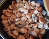 Foto del paso 2 de la receta: 91. Salchichas Bratwurst con champiñones en salsa