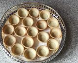 A picture of step 5 of Bundi in pastry cases.