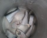 Foto del paso 1 de la receta: Caldo de pescado con camarones