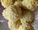Foto langkah ke 5 dari resep Bola-bola Nasi Isi Kornet (Sarapan #5hari).
