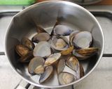 Foto del paso 5 de la receta: Asari no Sumashi_jiru (アサリのすまし汁) - Caldo clara japonés con Almejas