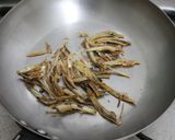 Foto del paso 4 de la receta: Iriko Dashi (いりこ出汁)