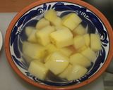 Foto del paso 3 de la receta: Sopa de miso con papa y cebolla (ジャガイモと玉ねぎの味噌汁)