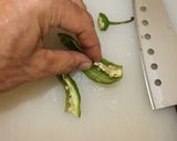 Foto del paso 3 de la receta: Los alimentos cocidos de Pimiento Gernika y sardina pequeña (しし唐もどきとちりめんじゃこの煮物)