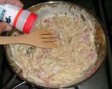 Foto del paso 13 de la receta: Carbonara básica con jamón (ハム入り基本のカルボナーラ)