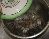 Foto del paso 5 de la receta: Almejas al vapor de vino y mantequilla (アサリのバター酒蒸し)