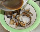 Foto del paso 12 de la receta: Almejas al vapor de vino y mantequilla (アサリのバター酒蒸し)