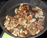 Foto del paso 2 de la receta: Arroz de pollo y conejo con algas