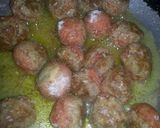 Foto del paso 3 de la receta: Albóndigas en salsa de tomate. 