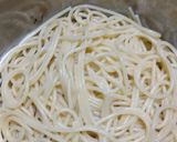 Foto langkah ke 2 dari resep Spaghetti Aglio e Olio with sliced beef.