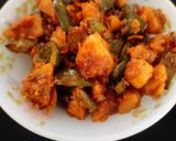 A picture of step 3 of Shimla mirch potato sabji.