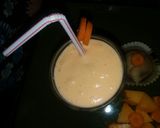A picture of step 1 of Carrot papaya and banana smoothie.