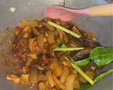 Foto langkah ke 3 dari resep Oseng Kikil Mercon.