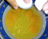A picture of step 1 of Egg Pizza.