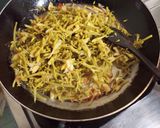 Foto langkah ke 3 dari resep Tumis Bunga Pepaya Ebi.