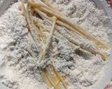 Foto langkah ke 2 dari resep Enoki Crispy.