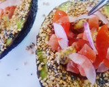 Foto del paso 2 de la receta: Aguacate relleno de salmón